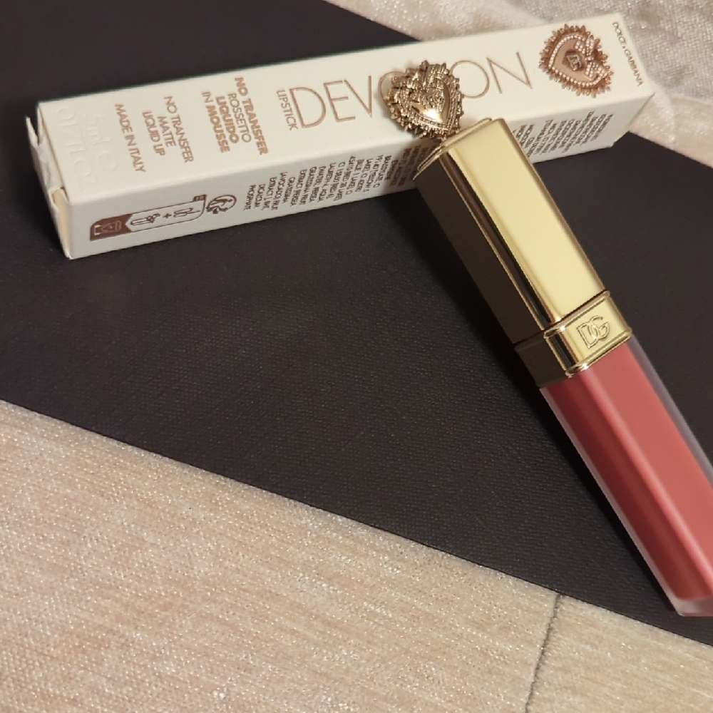 Milano Pink Lipstick Luxurious Metallic Case